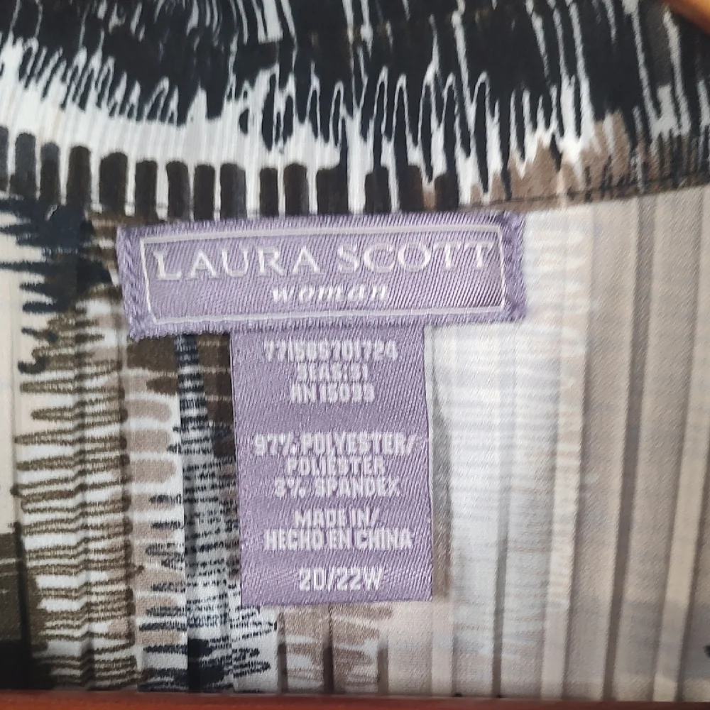 Laura Scott Brown and Black Button Down Shirt - Picture 10 of 11